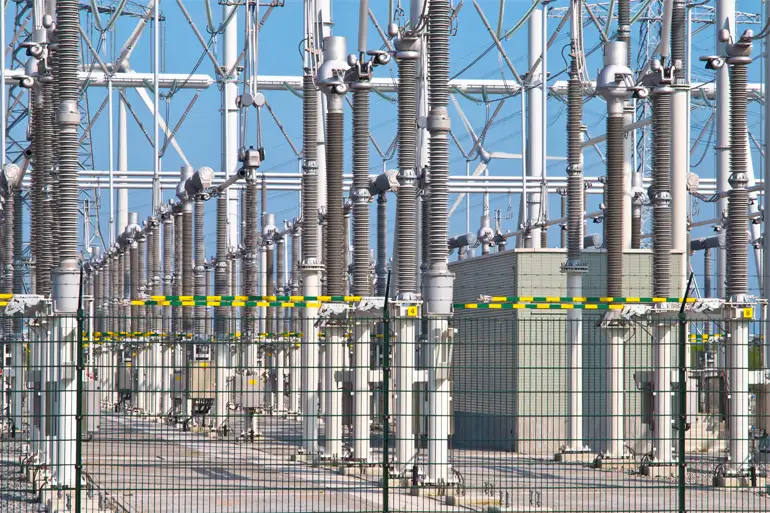 Energía <br>Recursos  y <br>Telecomunicaciones